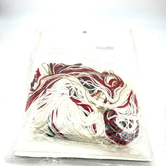 Bucilla Angel Tree Top Centerpiece Yarn Craft Project 10.5" tall 1991 NOS - Picture 4 of 4